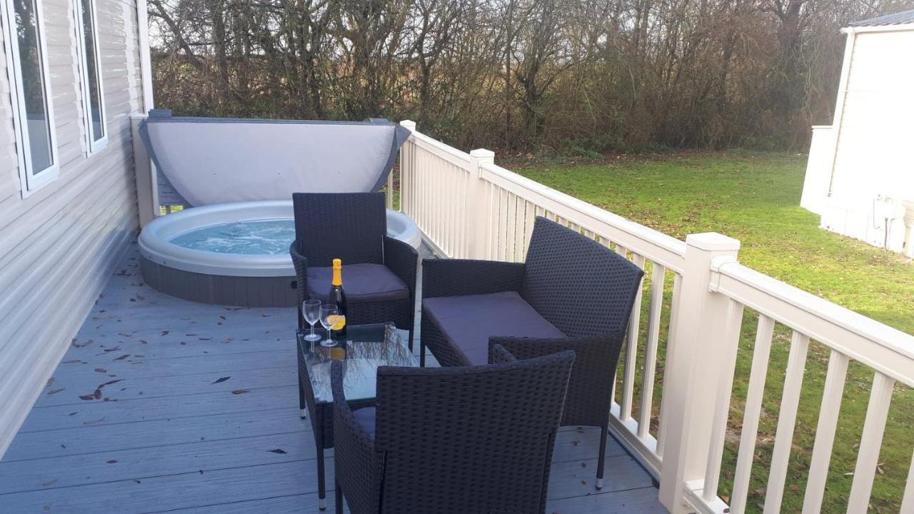 Ksr Hot Tub Holiday Home At Tattershall Lakes Extérieur photo