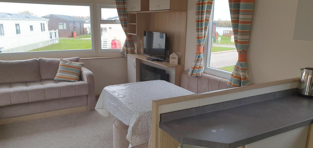 Ksr Hot Tub Holiday Home At Tattershall Lakes Extérieur photo